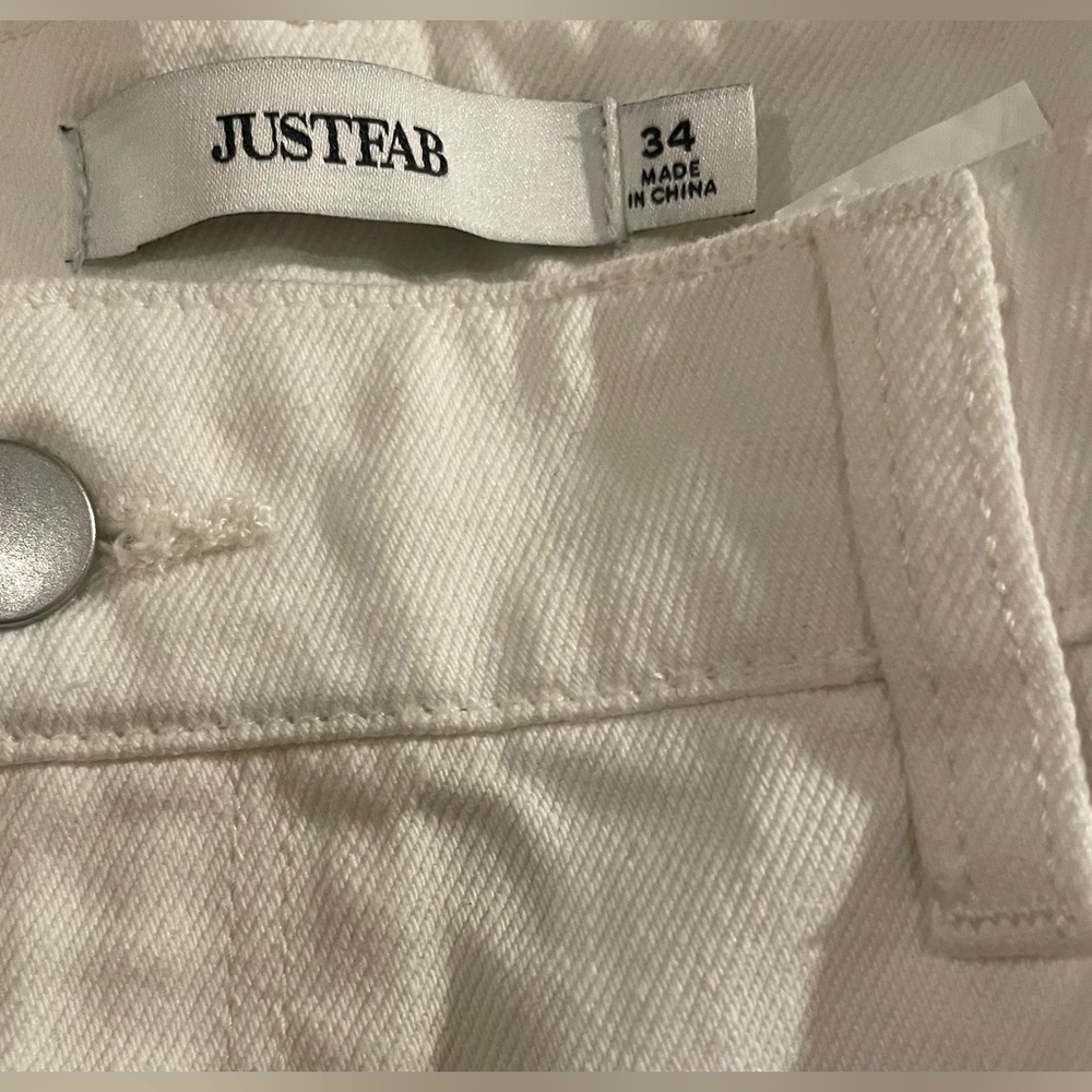 NWT JustFab White Wide Leg Jeans Size 34 Equivalent to 14/16 - Picture 2 of 4